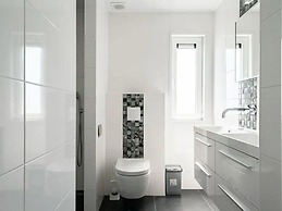 Chalet on the Water at the Beautiful Veluwemeer