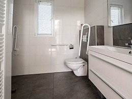 Chalet on the Water at the Beautiful Veluwemeer