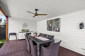 Holiday Home with Pool and Mini Golf