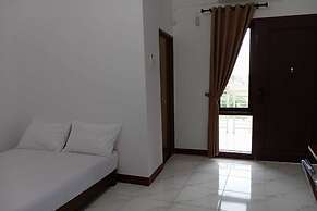 OYO 94070 The Cozzy Exclusive Syariah