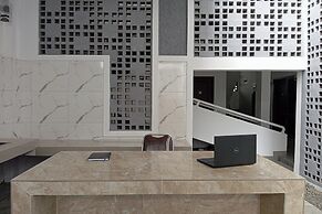 OYO 94070 The Cozzy Exclusive Syariah