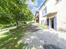 Renovated Farmhouse With Private Pool