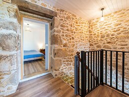 Renovated Farmhouse With Private Pool