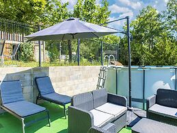 Renovated Farmhouse With Private Pool