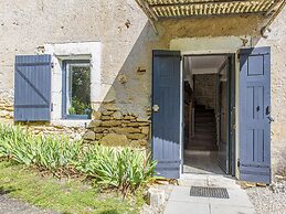 Renovated Farmhouse With Private Pool