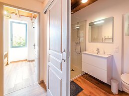 Renovated Farmhouse With Private Pool
