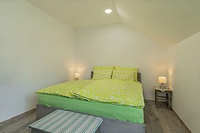 Modern Flat Mateja