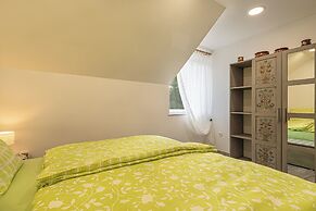 Modern Flat Mateja