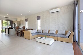 Spacious 3BR Pool Access Villa Argent 7