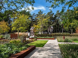 Chalet by Park Pond in the Netherlands