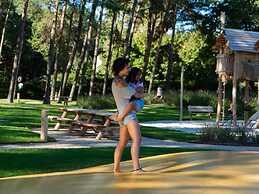 Beautiful Chalet on the Water in a Holiday Park