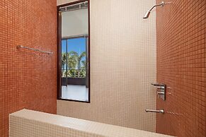 Designer 3BR Pool Access Villa Argent 8