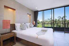 Designer 3BR Pool Access Villa Argent 8