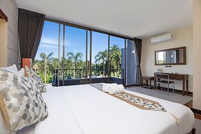 Designer 3BR Pool Access Villa Argent 8