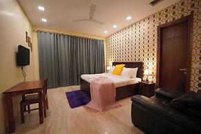 Lime Tree 3BHK Serviced Apartments DLF 5