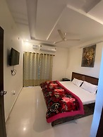 11Flowers Service Apartment By GRB