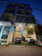 11Flowers Service Apartment By GRB