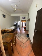 11Flowers Service Apartment By GRB