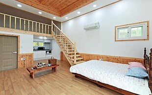 Gyeongju Galgok Songhak Pension