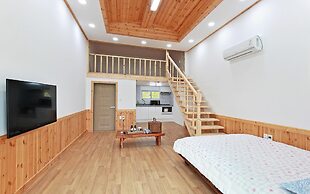 Gyeongju Galgok Songhak Pension