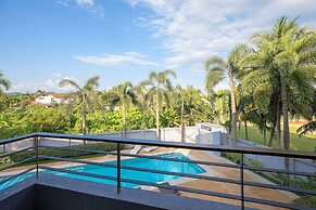 Stylish 3BR Pool Access Villa Argent 9