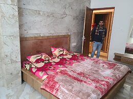 Shri Krishnashrya Seva Sadan By GRB