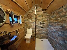 Sweet Donside Cabins