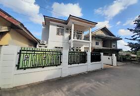 OYO 94075 Rafie Exclusive 2 Syariah