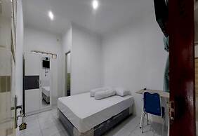 OYO 94075 Rafie Exclusive 2 Syariah