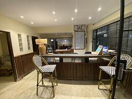 Woodmere Grand Hotel
