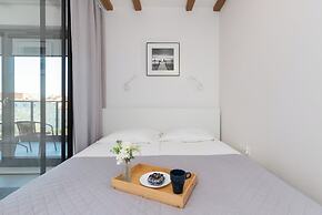 Browar Gdański 51 Apartment by Renters