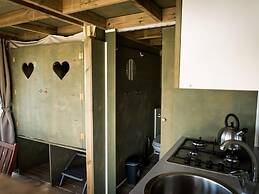Tent Lodge With Bathroom 16 km From Maastricht
