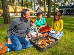 Tent Lodge With Bathroom 16 km From Maastricht