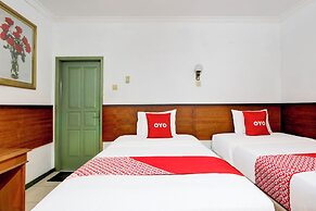 OYO 94082 Hotel Gurita