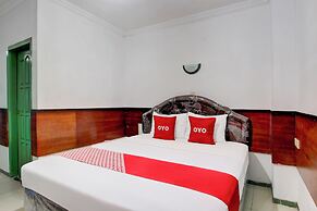 OYO 94082 Hotel Gurita