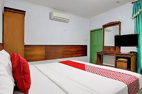 OYO 94082 Hotel Gurita