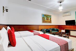 OYO 94082 Hotel Gurita