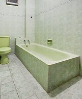 OYO 94082 Hotel Gurita