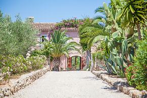 Can Pina - Adults Only Eco Groc