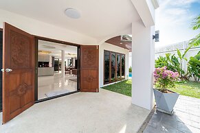 Tropical 3BR Pool Villa Amaya in Kamala