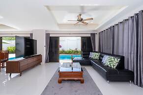 Tropical 3BR Pool Villa Amaya in Kamala