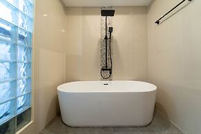 Tropical 3BR Pool Villa Amaya in Kamala