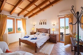 Can Marines in Santa y