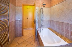 Can Marines in Santa y