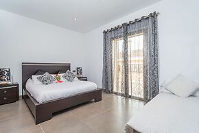 Casa Holganza in Maria de la Salut