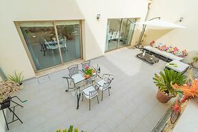 Casa Holganza in Maria de la Salut