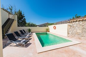 Pegaso in Campanet With 4 Bedrooms and 2 Bathrooms