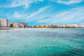 Penya in S Illot-cala Morlanda