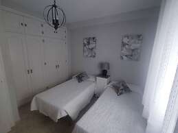 Playamar in Cadiz With 3 Bedrooms and 1 Bathrooms