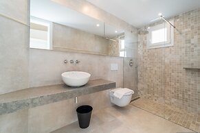 Villa Gaudina in Sant Llu s